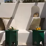 Villa With Pool, Garden And View *
