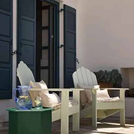 With Pool, Garden And View וילה נאוסה