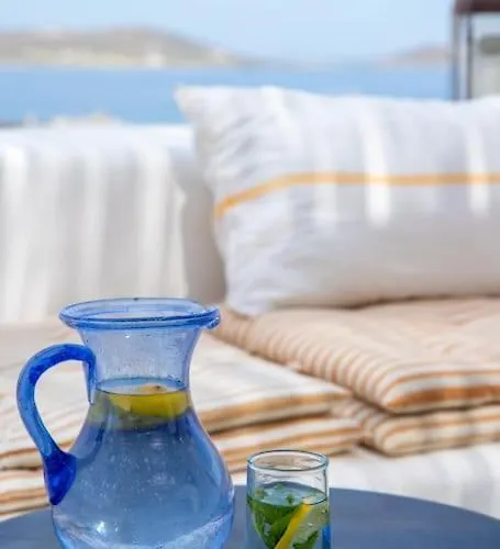 With Pool, Garden And View Villa Naousa